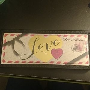 Too Faced Love Palette